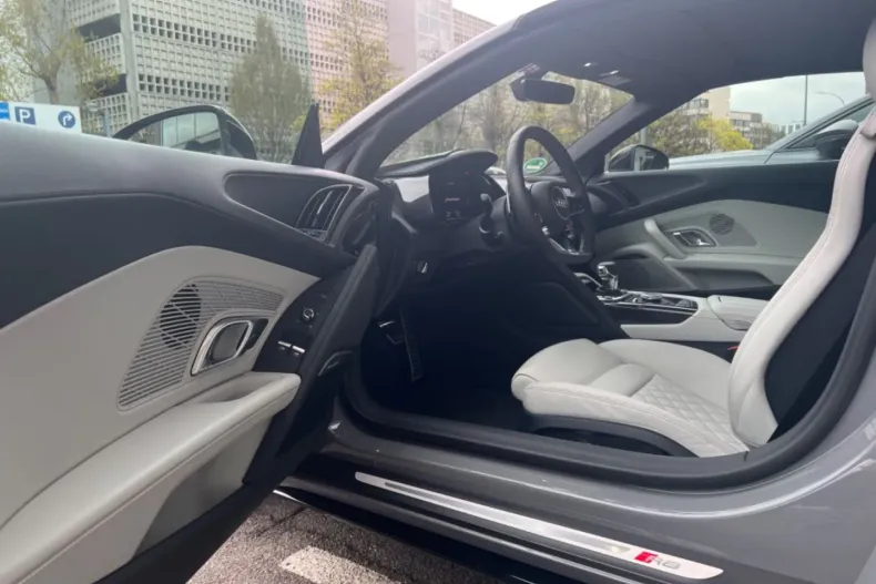 Audi R8 din 2021 cu 18.000 km - oferta AUD126021 - foto 15