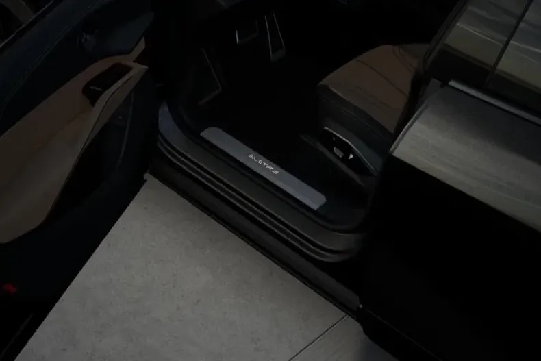 Lotus Eletre din 2023 cu 15 km - oferta LOT126031 - foto 12