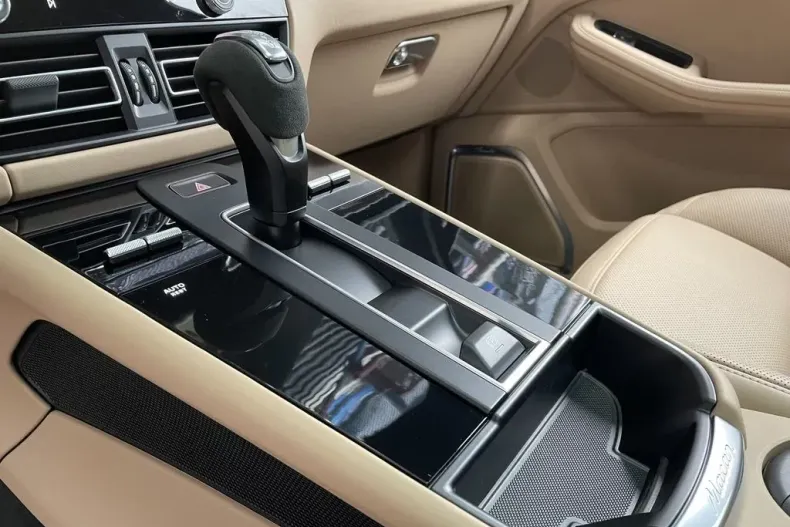 Porsche Macan din 2023 cu 9.300 km - oferta POR126033 - foto 13