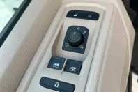 Volkswagen T7 Multivan din 2022 cu 32.000 km - oferta VOL126041 - foto 12