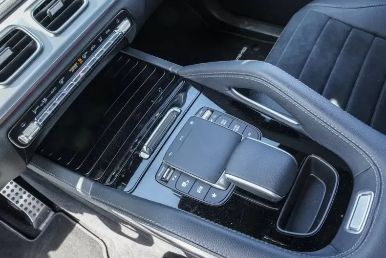 Mercedes-Benz GLE 300 din 2023 cu 14.900 km - oferta MER126045 - foto 9