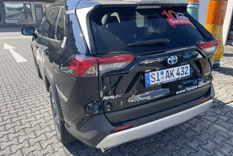 Toyota RAV4 din 2023 cu 7.468 km - oferta TOY126050 - foto 2