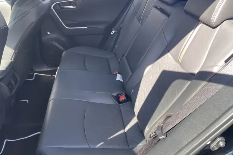 Toyota RAV4 din 2023 cu 7.468 km - oferta TOY126050 - foto 6