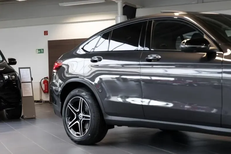 Mercedes-Benz GLC 300 din 2023 cu 6.500 km - oferta MER126056 - foto 4