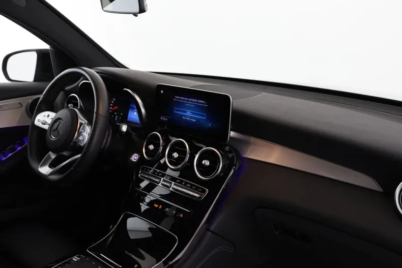 Mercedes-Benz GLC 300 din 2020 cu 19.900 km - oferta MER126058 - foto 11