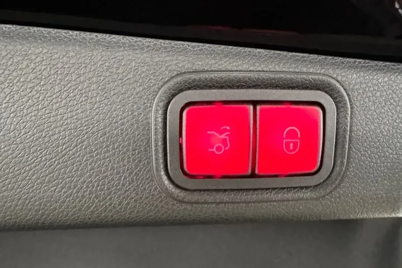 Mercedes-Benz E 220 din 2023 cu 27 km - oferta MER126070 - foto 13