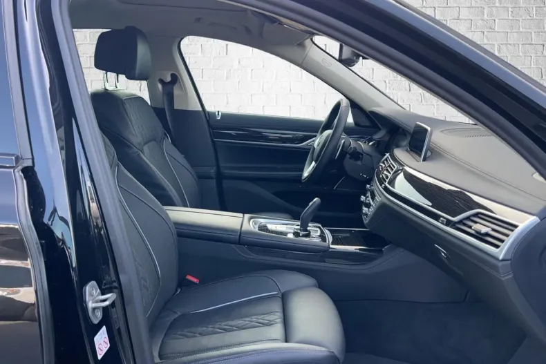 BMW 740 din 2022 cu 11.321 km - oferta BMW126073 - foto 16