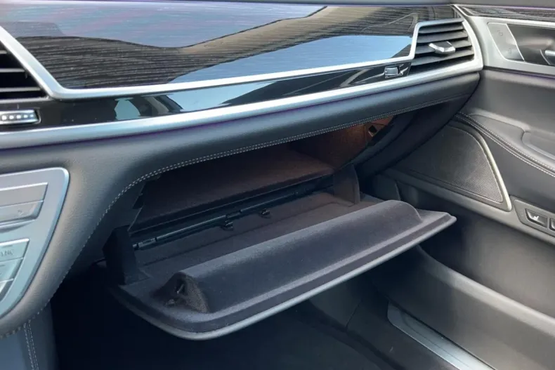 BMW 740 din 2022 cu 11.321 km - oferta BMW126073 - foto 22