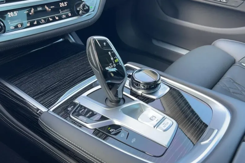 BMW 740 din 2022 cu 11.321 km - oferta BMW126073 - foto 30