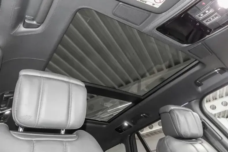 Land Rover Range Rover din 2022 cu 5.500 km - oferta LAN126082 - foto 16