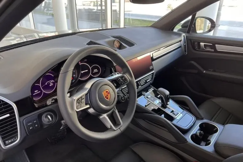 Porsche Cayenne din 2023 cu 50 km - oferta POR126085 - foto 8