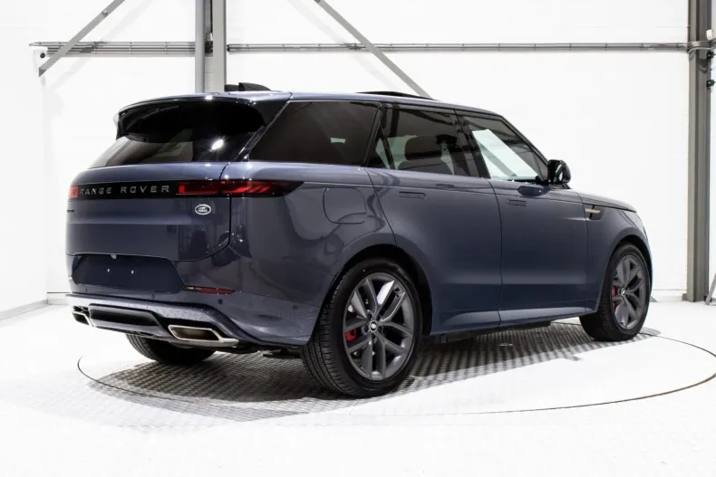 Land Rover Range Rover Sport din 2023 cu 3.000 km - oferta LAN126089 - foto 2