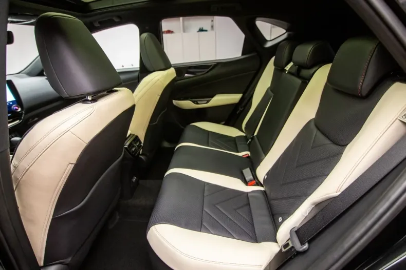 Lexus NX 350h din 2024 cu 10 km - oferta LEX126097 - foto 8