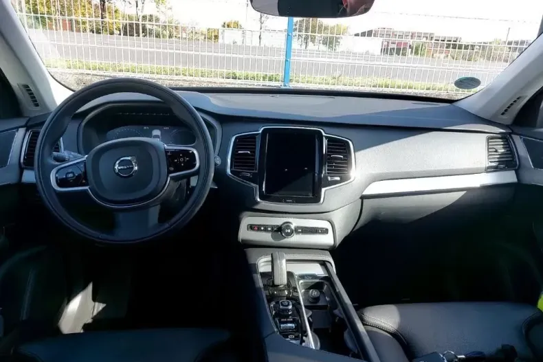 Volvo XC90 din 2020 cu 10.000 km - oferta VOL126100 - foto 3