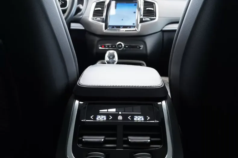 Volvo XC90 din 2020 cu 23.705 km - oferta VOL126101 - foto 17