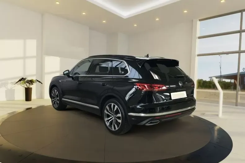 Volkswagen Touareg din 2021 cu 27.368 km - oferta VOL126115 - foto 4