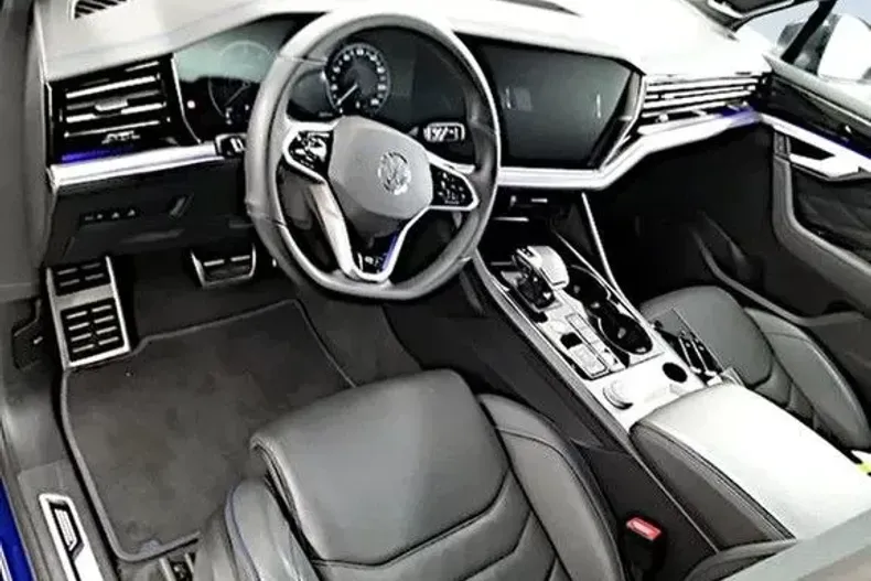 Volkswagen Touareg din 2021 cu 25.268 km - oferta VOL126116 - foto 3