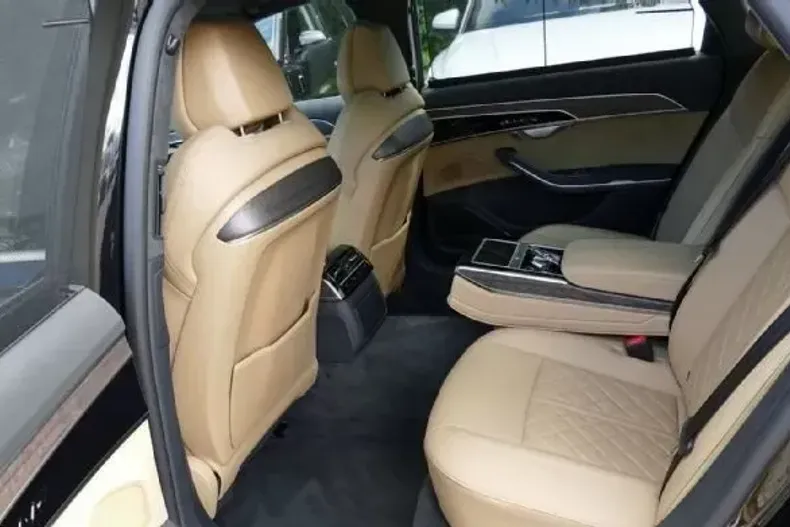 Audi A8 din 2021 cu 36.789 km - oferta AUD126118 - foto 6