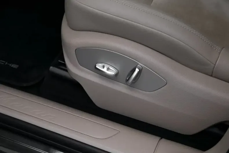 Porsche Macan din 2021 cu 26.542 km - oferta POR126120 - foto 19