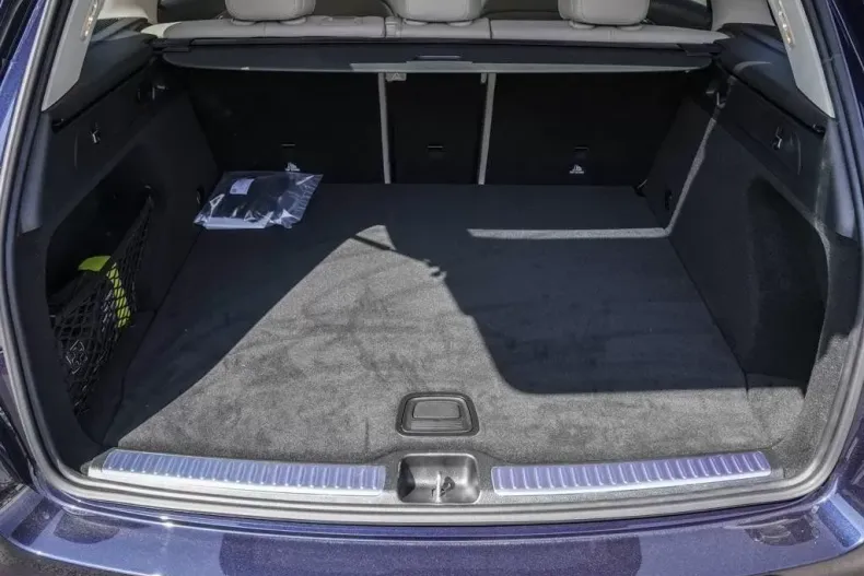 Mercedes-Benz GLC 220 din 2022 cu 15.100 km - oferta MER126123 - foto 5