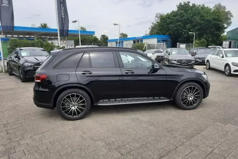 Mercedes-Benz GLC 220 din 2022 cu 7.500 km - oferta MER126124 - foto 5