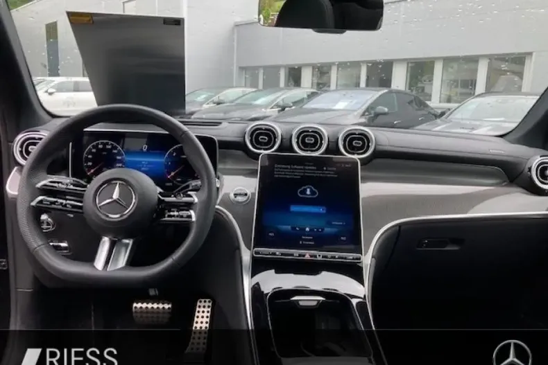 Mercedes-Benz GLC 220 din 2022 cu 45.400 km - oferta MER126146 - foto 4