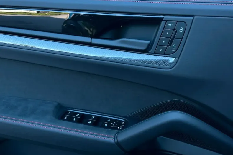 Porsche Cayenne din 2024 cu 6.400 km - oferta POR126149 - foto 14