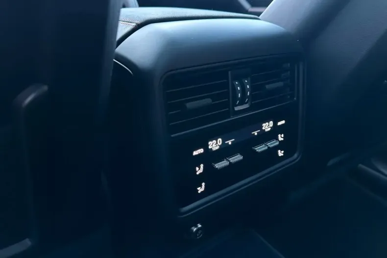 Porsche Cayenne din 2024 cu 6.400 km - oferta POR126149 - foto 19