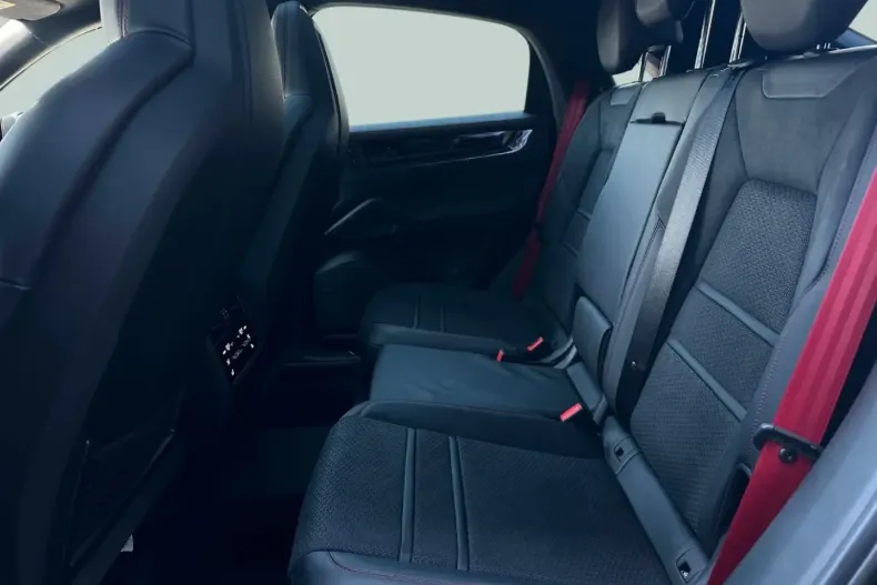 Porsche Cayenne din 2024 cu 6.400 km - oferta POR126149 - foto 20