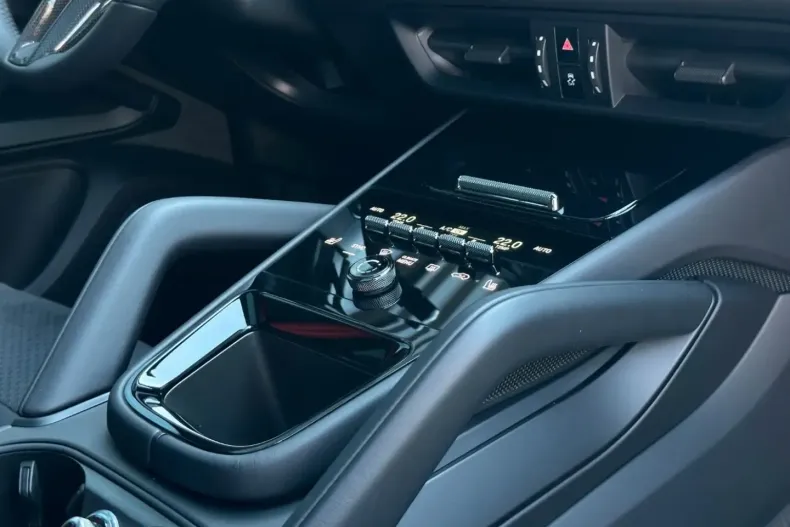 Porsche Cayenne din 2024 cu 6.400 km - oferta POR126149 - foto 23