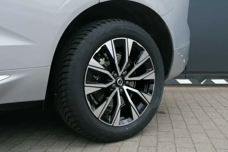 Volvo XC60 din 2023 cu 10.581 km - oferta VOL126151 - foto 3