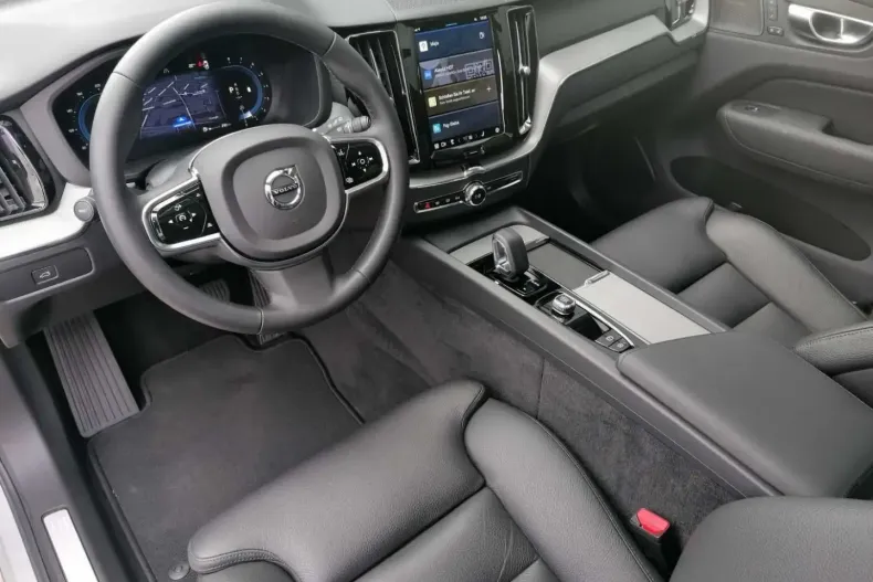 Volvo XC60 din 2023 cu 10.581 km - oferta VOL126151 - foto 4