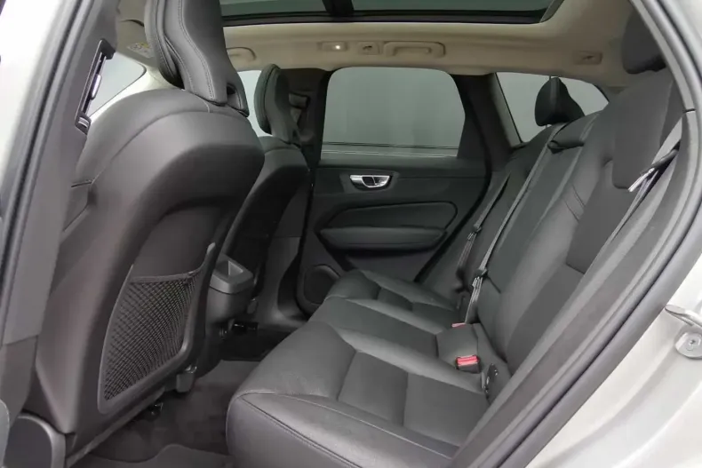 Volvo XC60 din 2023 cu 10.581 km - oferta VOL126151 - foto 9