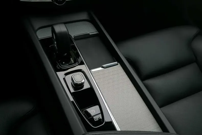 Volvo XC60 din 2023 cu 10.581 km - oferta VOL126151 - foto 10