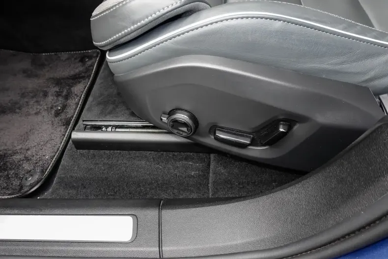 Volvo XC60 din 2021 cu 52.064 km - oferta VOL126164 - foto 13