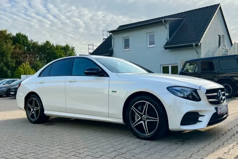 Mercedes-Benz E 300 din 2020 cu 76.000 km - oferta MER126177 - foto 1