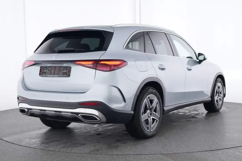 Mercedes-Benz GLC 200 din 2023 cu 12.000 km - oferta MER126179 - foto 3
