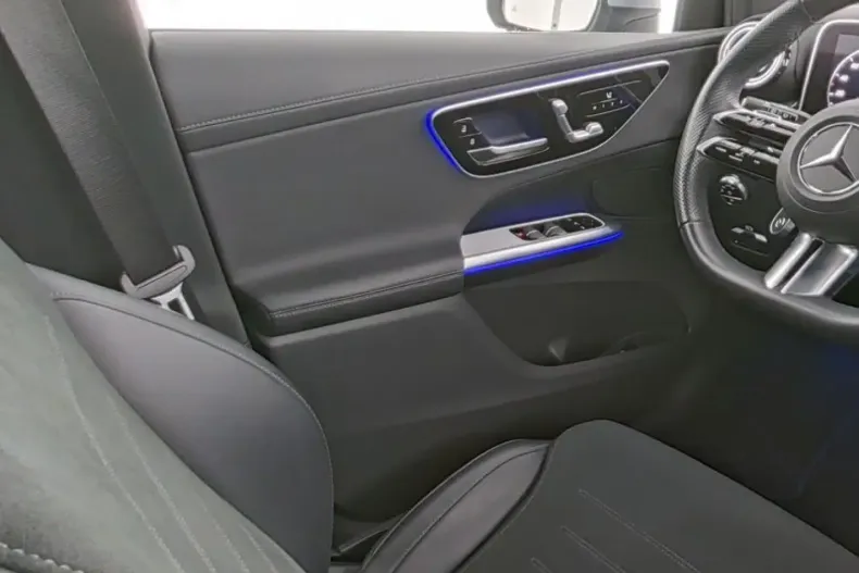 Mercedes-Benz GLC 200 din 2023 cu 12.000 km - oferta MER126179 - foto 6