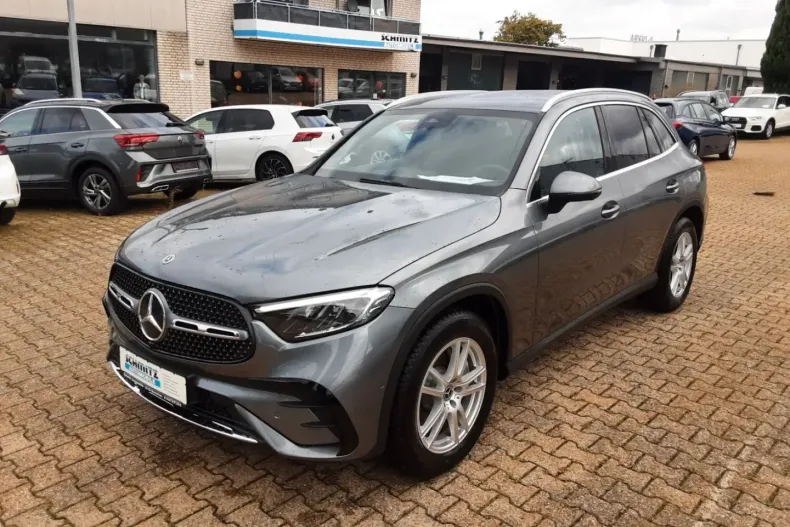 Mercedes-Benz GLC 200 din 2023 cu 7.926 km - oferta MER126181 - foto 1