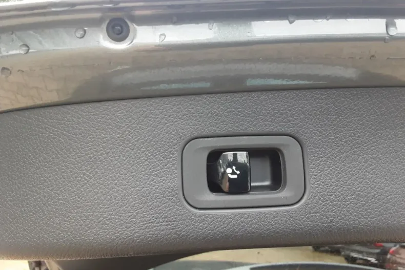 Mercedes-Benz GLC 200 din 2023 cu 7.926 km - oferta MER126181 - foto 15