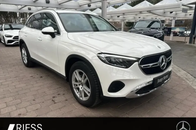 Mercedes-Benz GLC 200 din 2023 cu 9.840 km - oferta MER126182 - foto 2