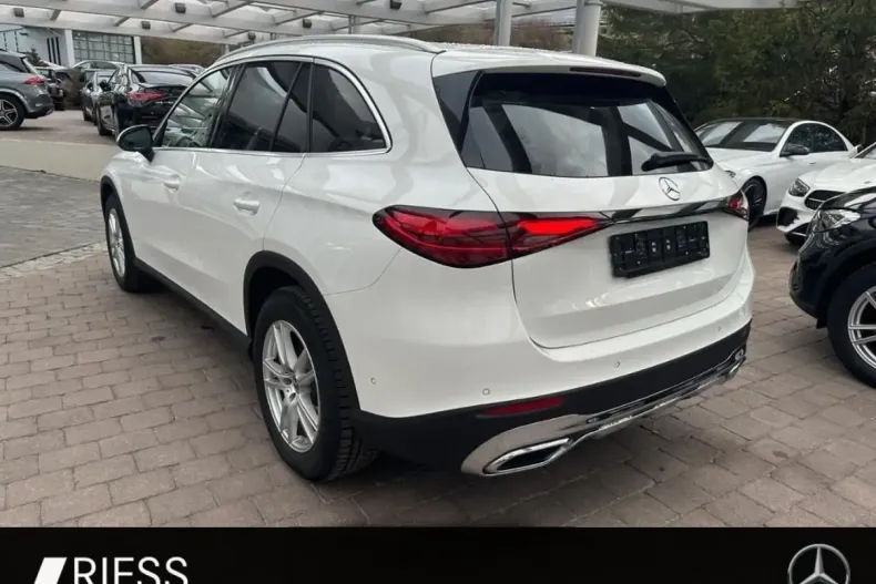 Mercedes-Benz GLC 200 din 2023 cu 9.840 km - oferta MER126182 - foto 4