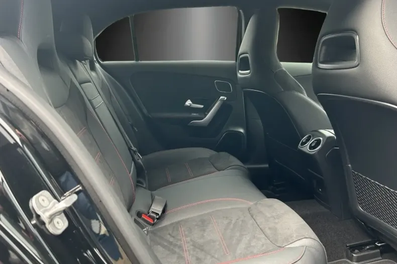 Mercedes-Benz A 220 din 2024 cu 8.000 km - oferta MER126183 - foto 10