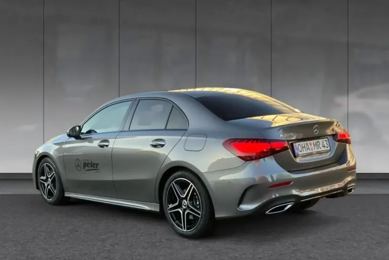 Mercedes-Benz A 220 din 2024 cu 8.000 km - oferta MER126184 - foto 4