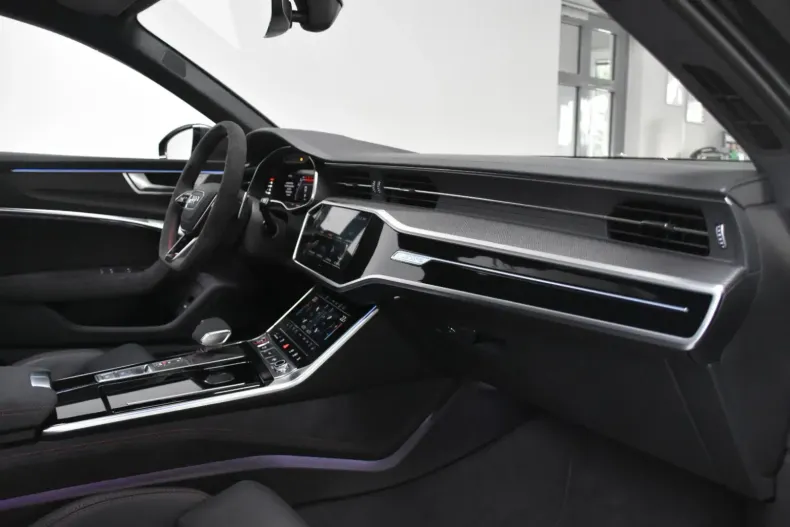 Audi RS6 din 2024 cu 9.984 km - oferta AUD126187 - foto 13