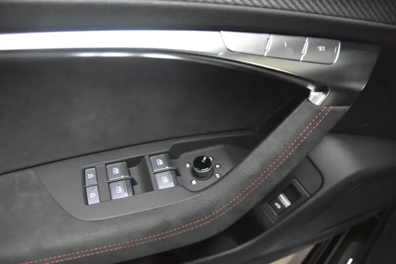 Audi RS6 din 2024 cu 9.984 km - oferta AUD126187 - foto 23