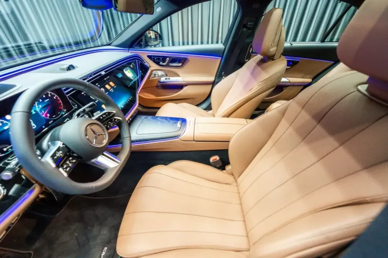 Mercedes-Benz E 200 din 2024 cu 50 km - oferta MER126189 - foto 12