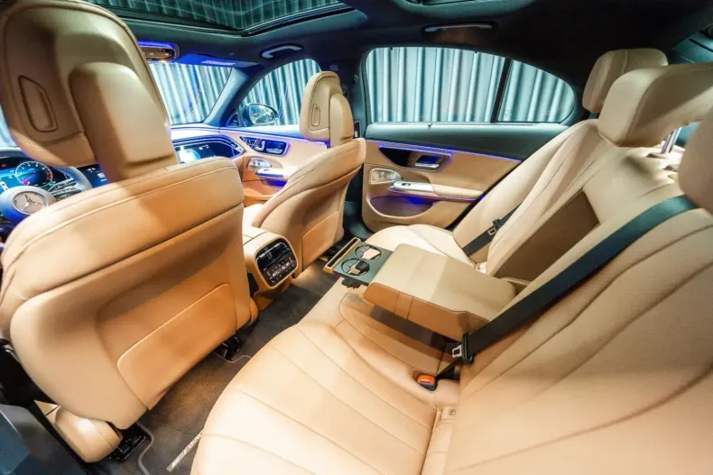 Mercedes-Benz E 200 din 2024 cu 50 km - oferta MER126189 - foto 13