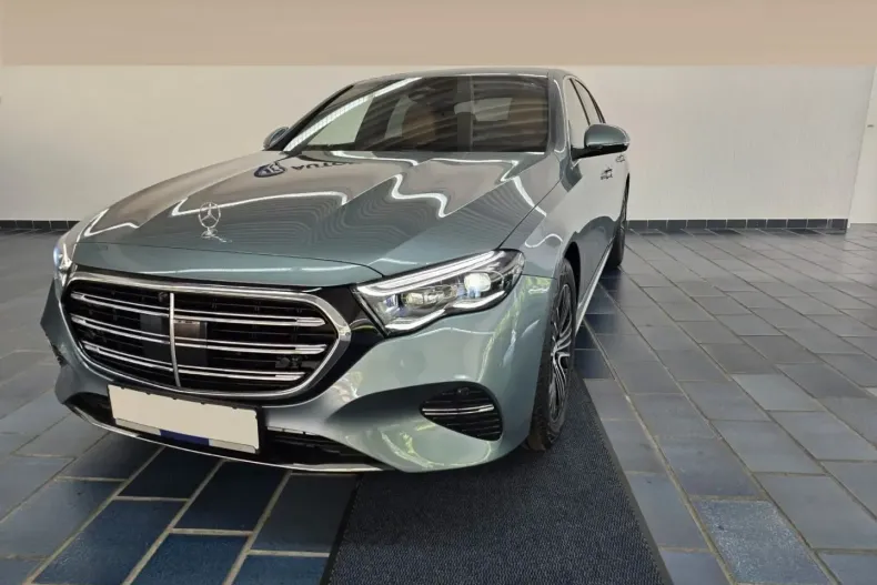 Mercedes-Benz E 200 din 2024 cu 50 km - oferta MER126192 - foto 1