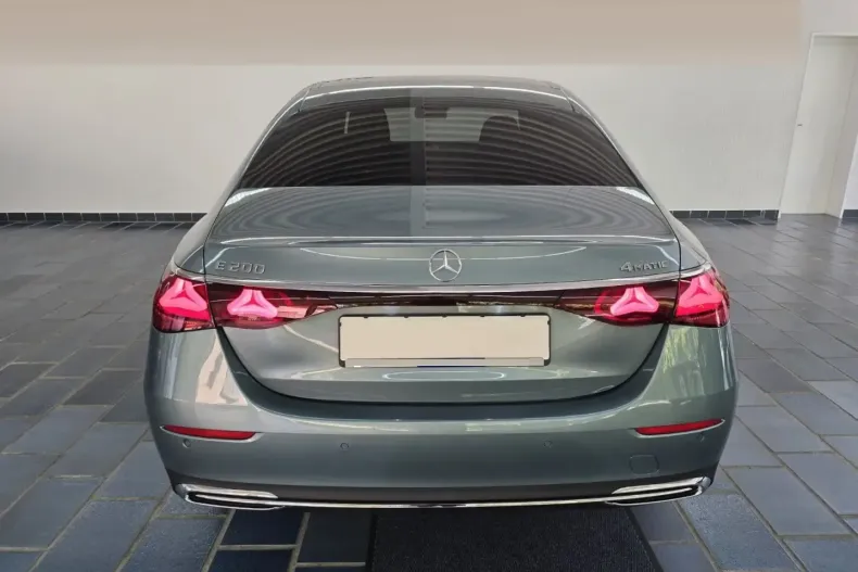 Mercedes-Benz E 200 din 2024 cu 50 km - oferta MER126192 - foto 6